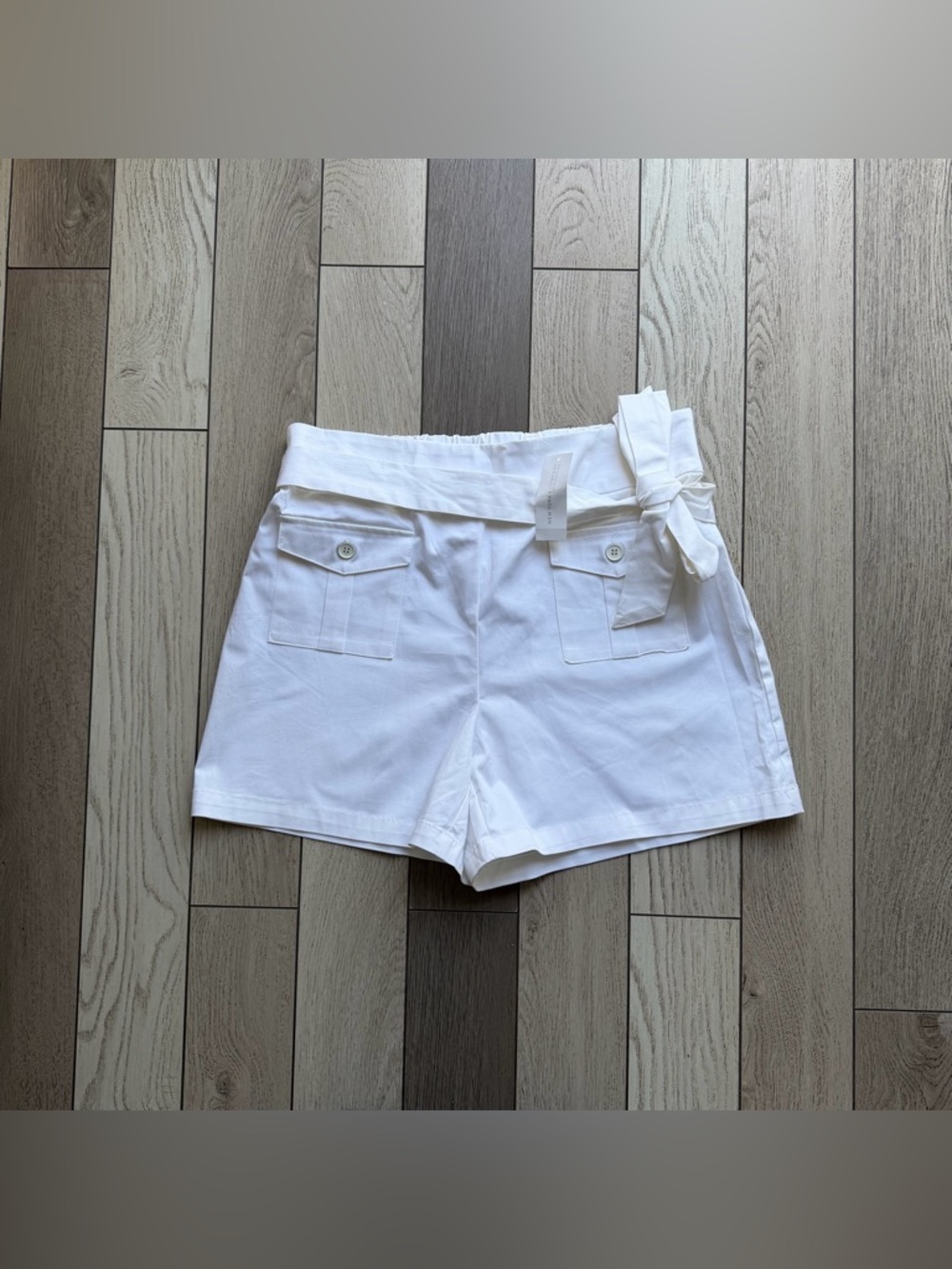 New York & Company White Tie-Waist Cotton Shorts size M New with tags